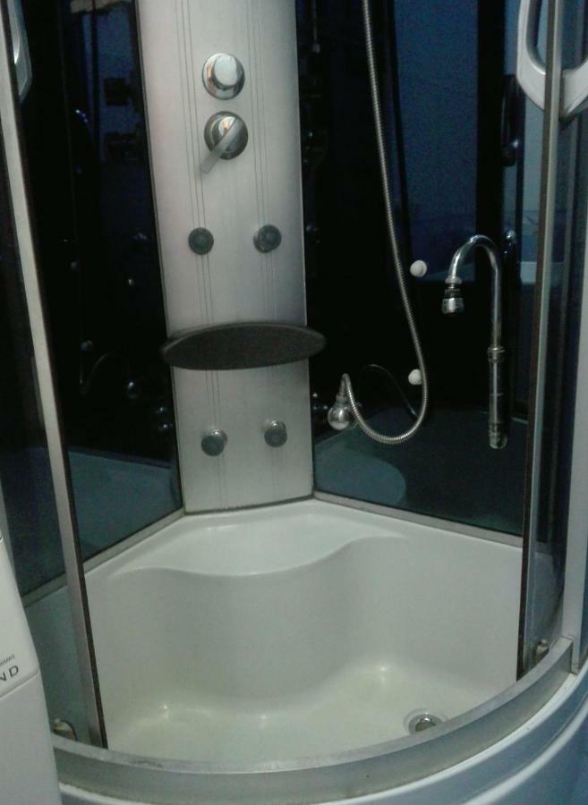 Alexandra 'S Studio Apartment Brasov Luaran gambar